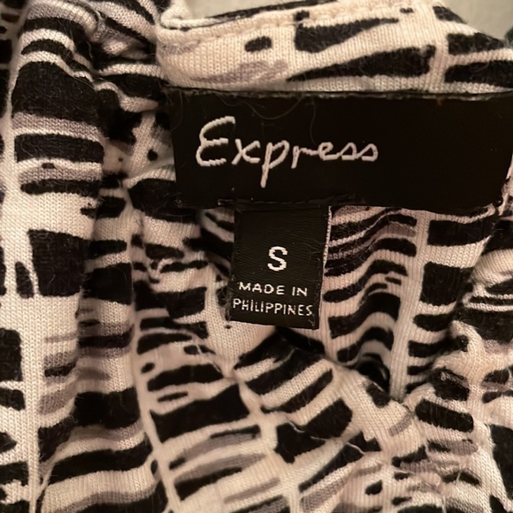 Express halter top - Picture 4 of 5